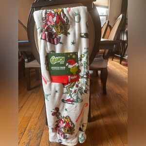 Grinch christmas blanket
